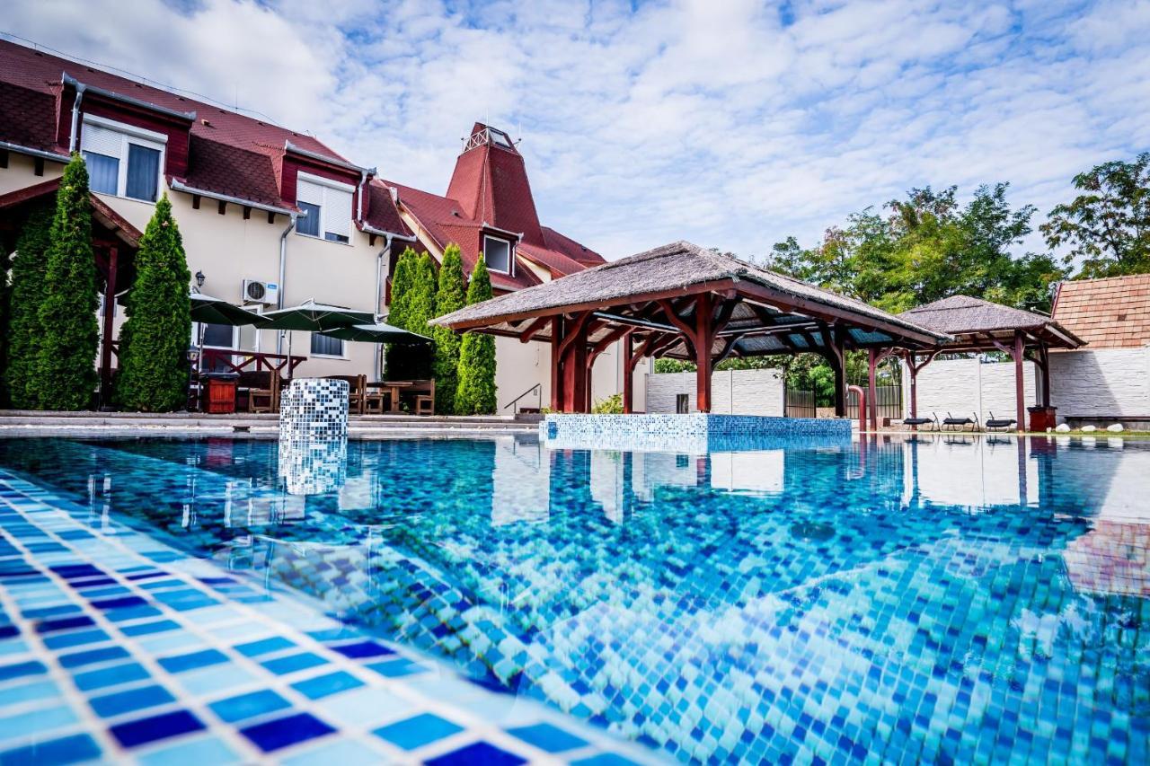 לאיושמיז'ה Liza Aqua & Conference Hotel מראה חיצוני תמונה