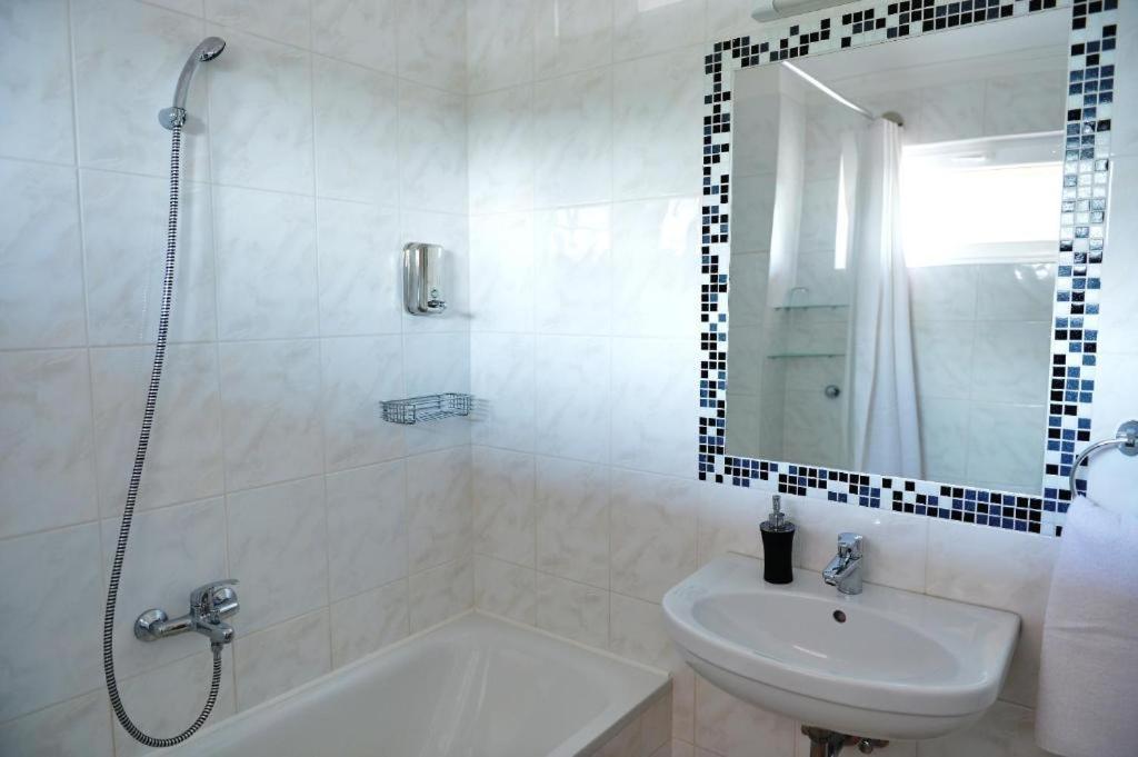 לאיושמיז'ה Liza Aqua & Conference Hotel מראה חיצוני תמונה